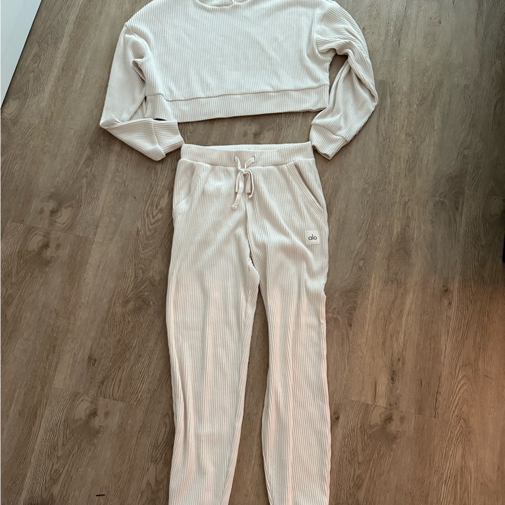 Alo lounge set